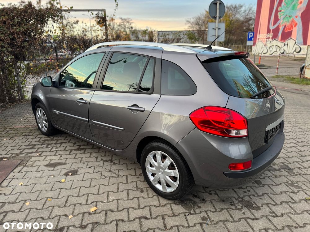 Renault Clio 1.2 16V 75 Expression - 9