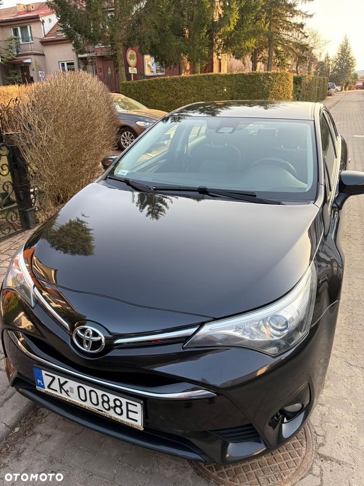Toyota Avensis 1.6 Active - 16