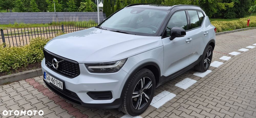 Volvo XC 40 T3 R-Design - 1