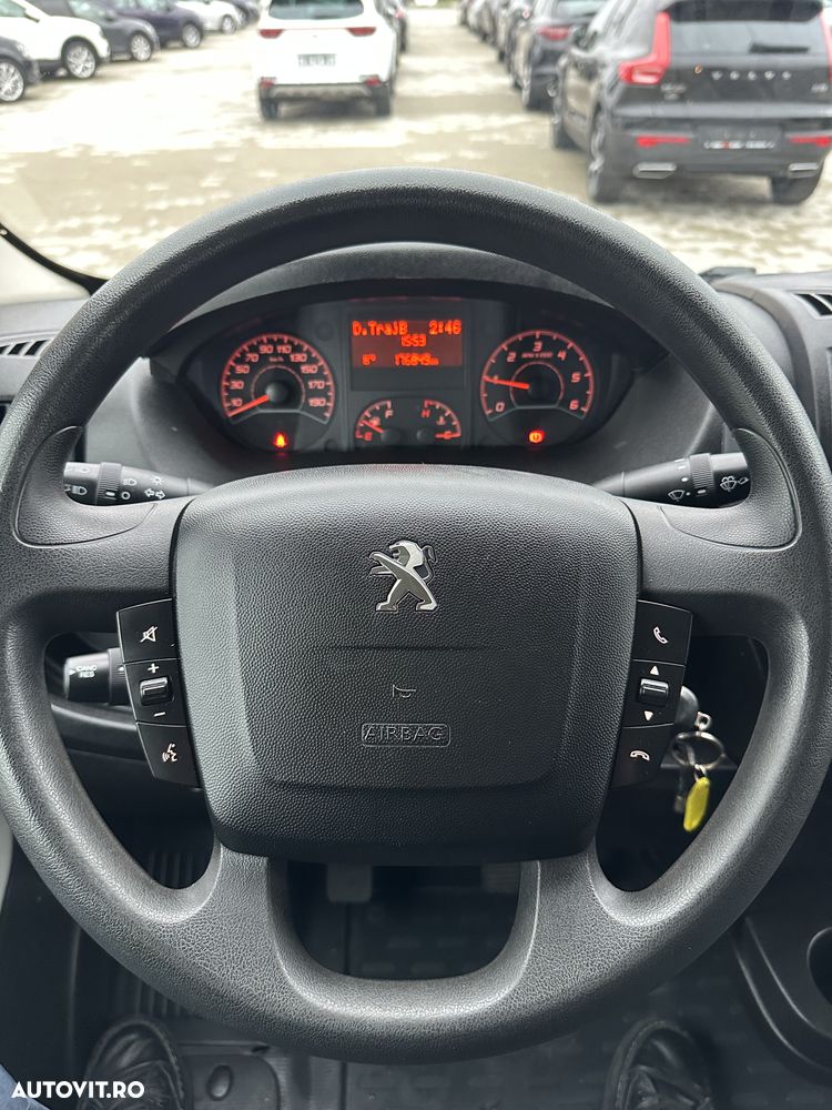 Peugeot Boxer 330 Fourgon L1H1 - 11