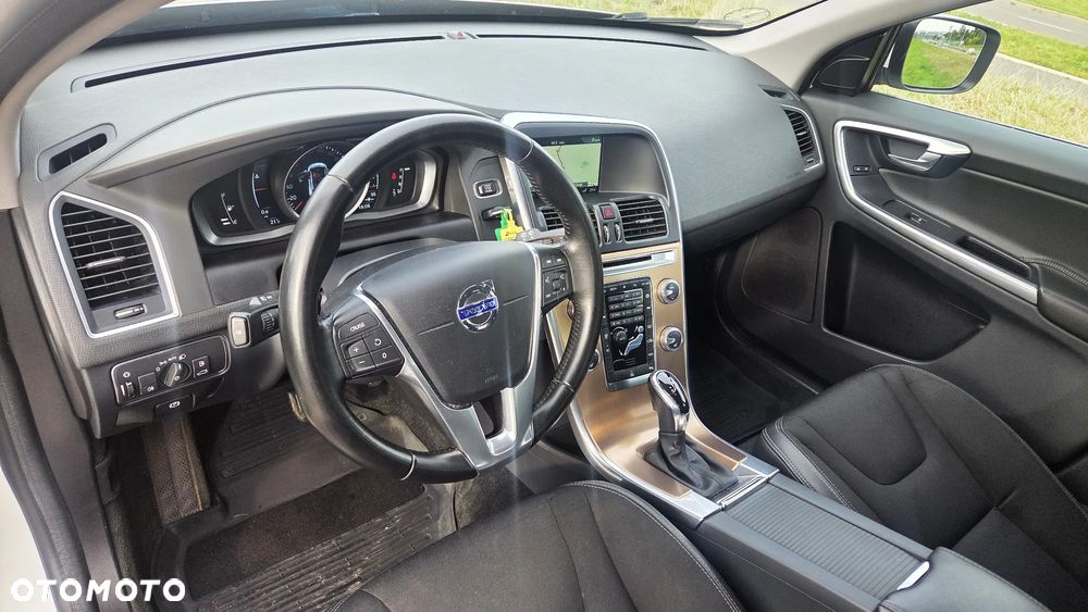 Volvo XC 60 D3 Geartronic Momentum - 14