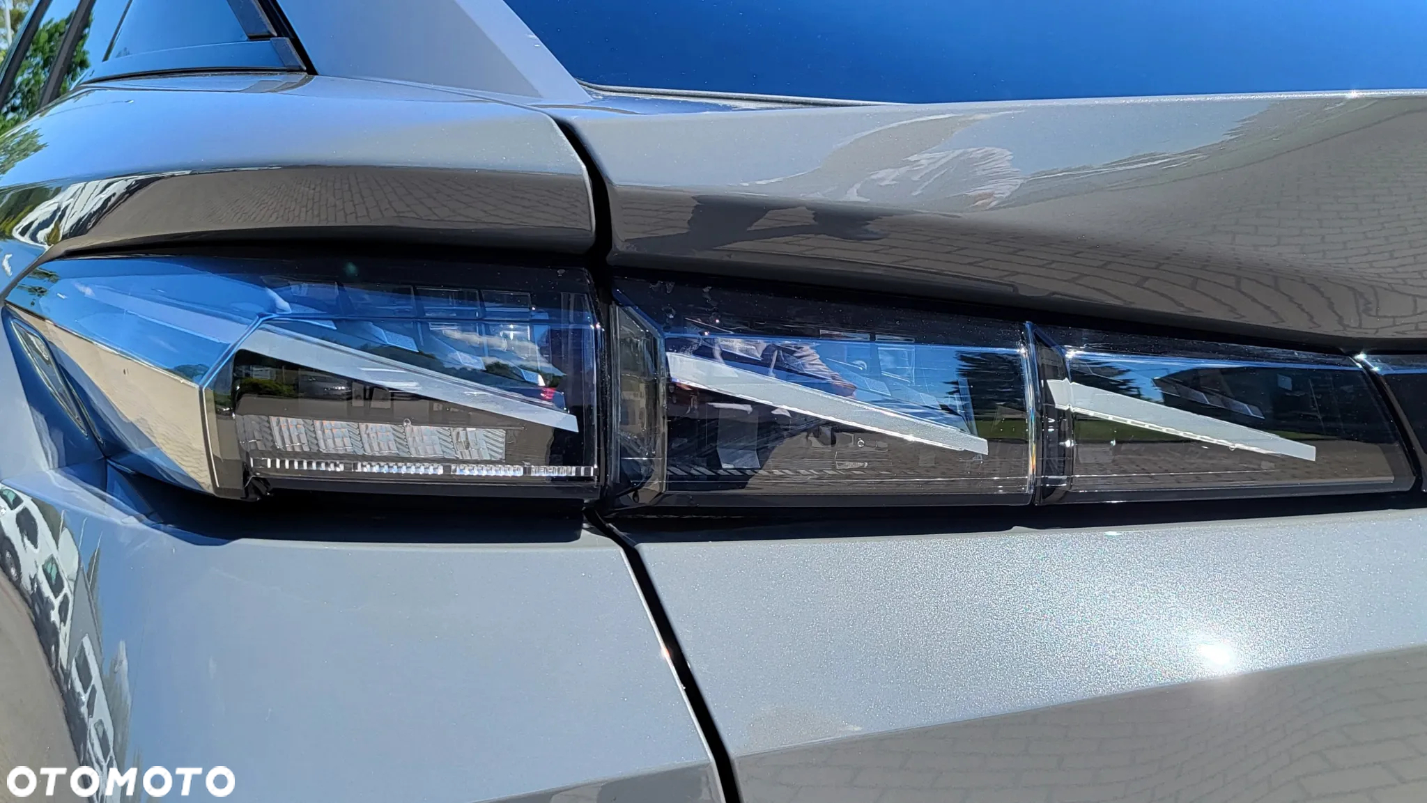 Peugeot 408 1.6 Plug-In Hybrid 225 GT EAT8 - 9