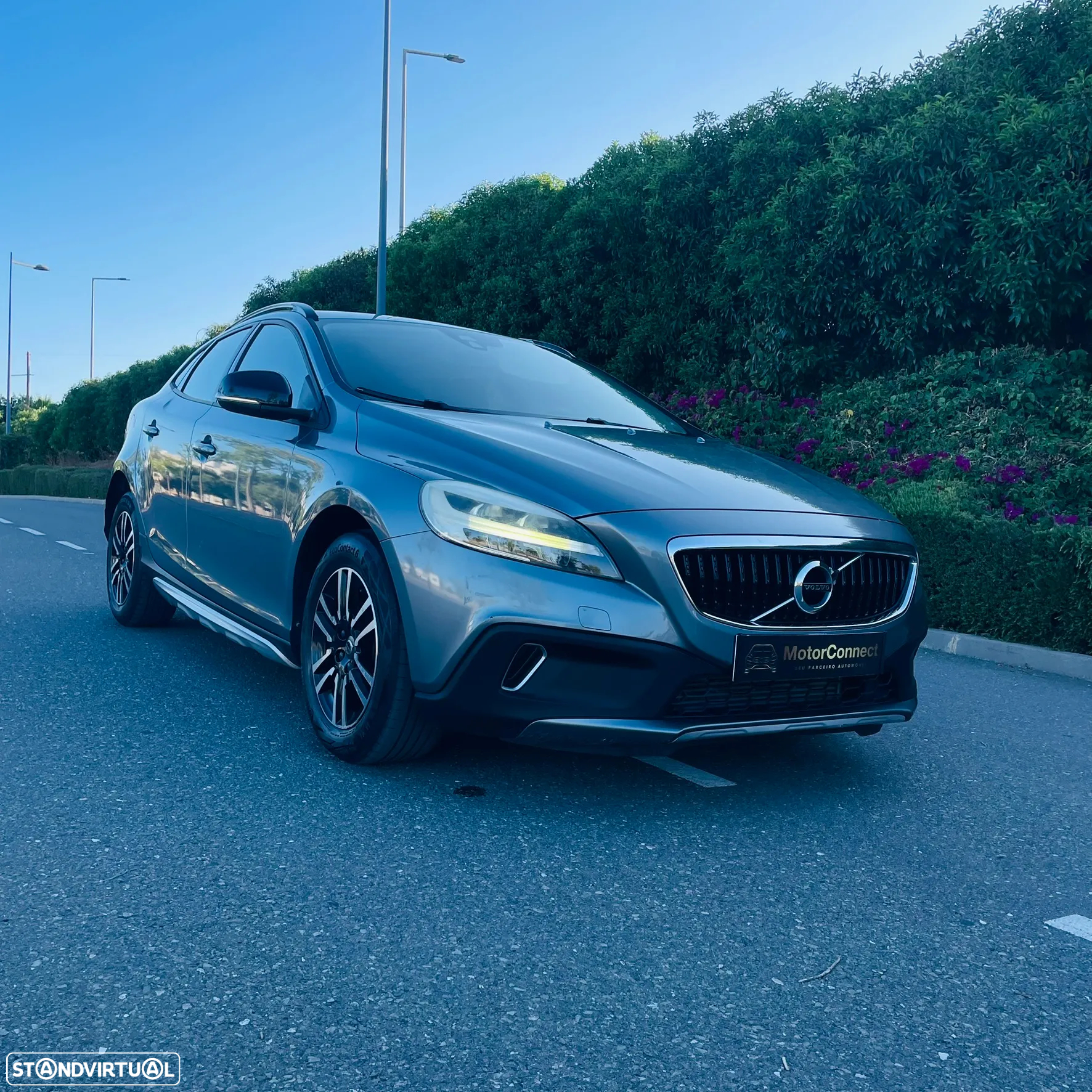 Volvo V40 Cross Country 2.0 D2 Pro - 4
