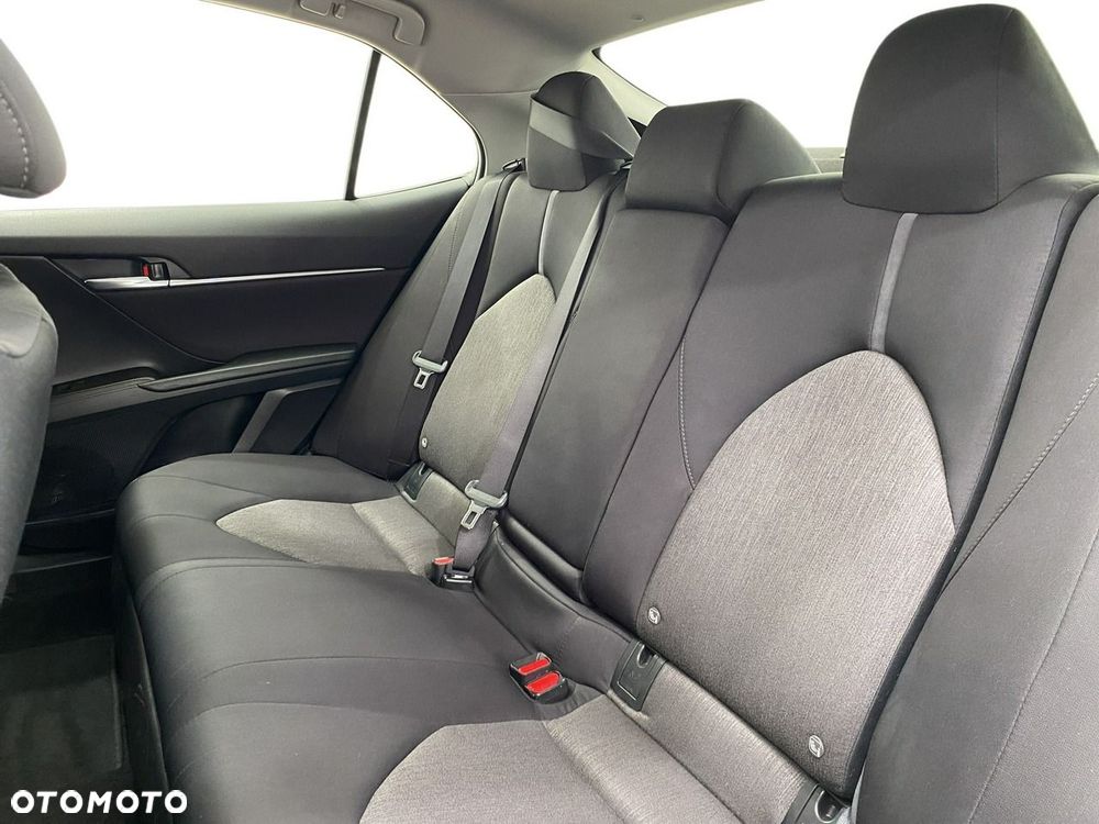 Toyota Camry - 13
