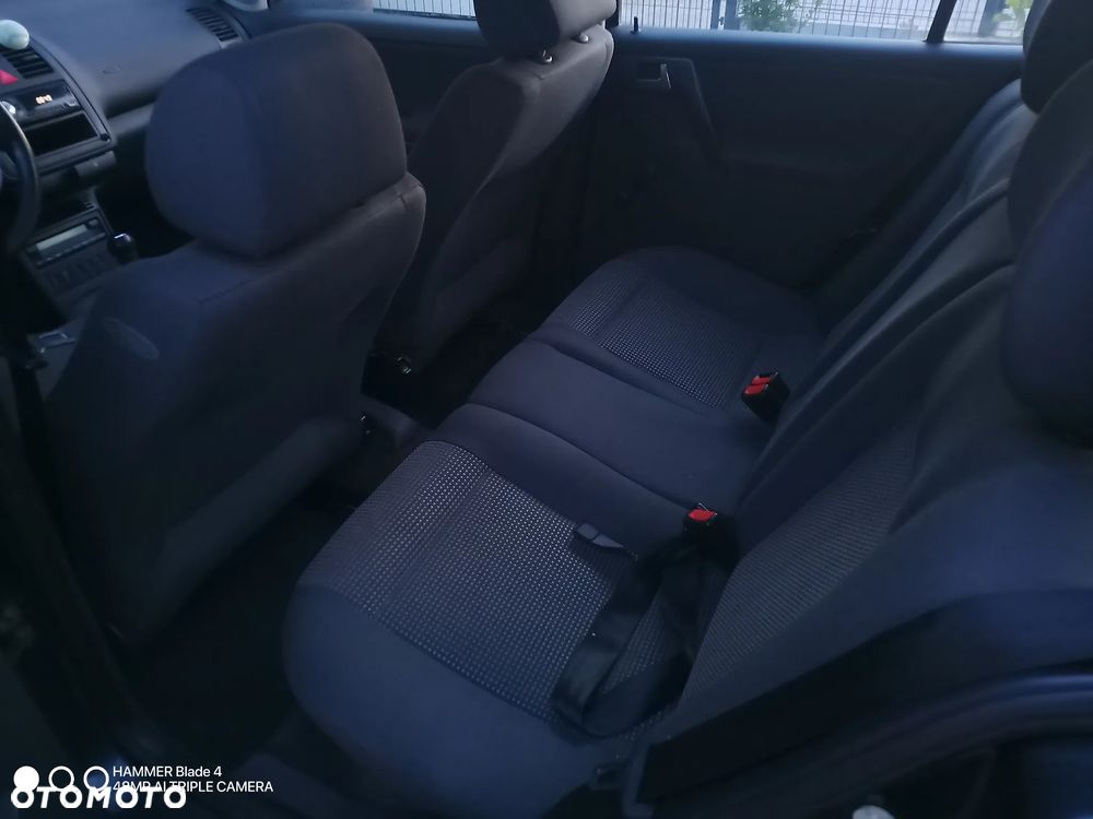 Volkswagen Polo 1.4 16V Comfortline - 15