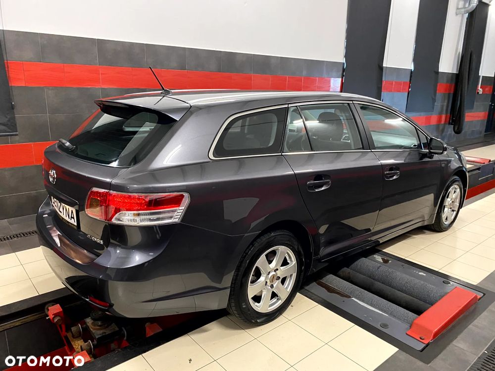 Toyota Avensis Touring Sports 1.8 Executive - 10