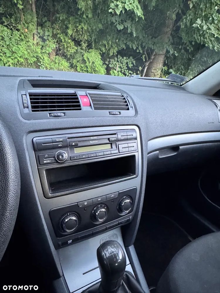 Skoda Octavia 1.6 Tour - 6