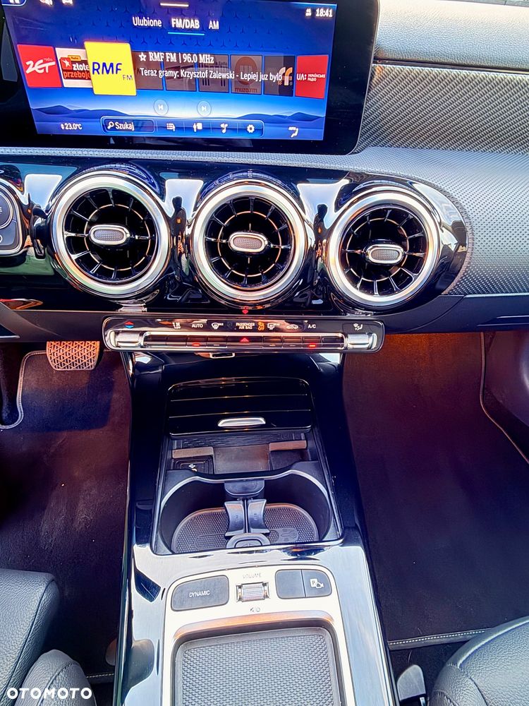 Mercedes-Benz Klasa A 180 7G-DCT Style - 24