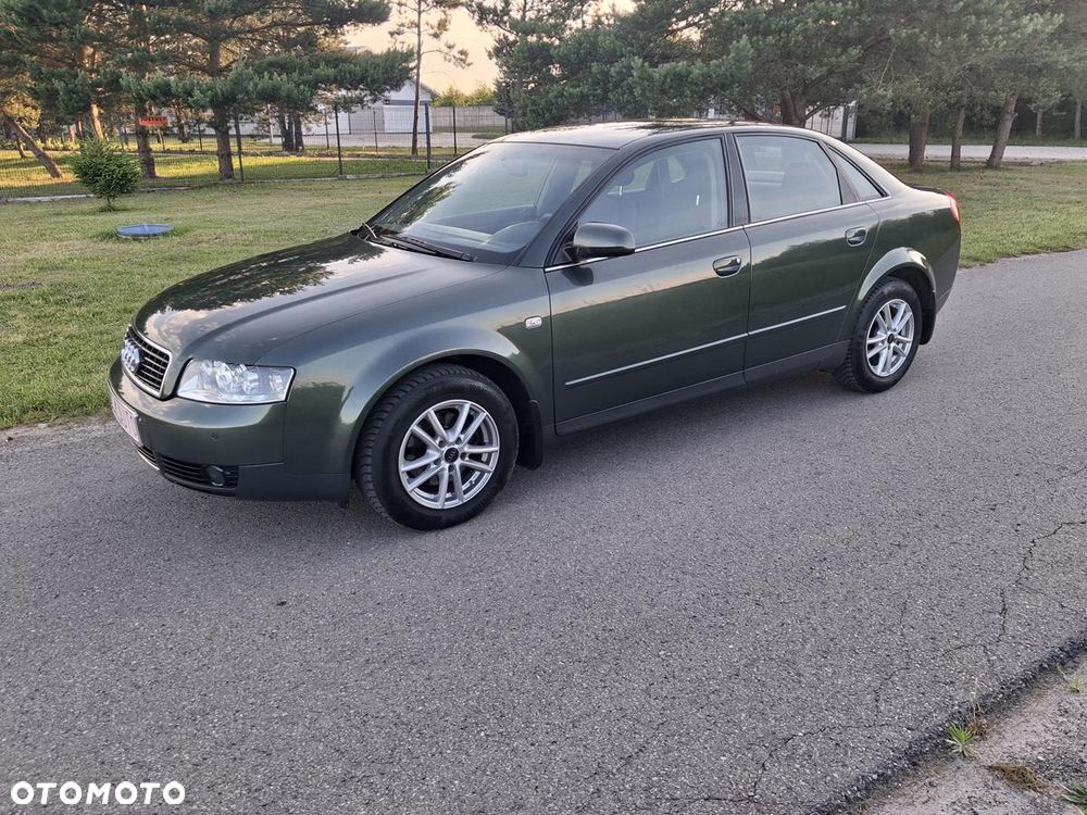 Audi A4 Limousine - 14