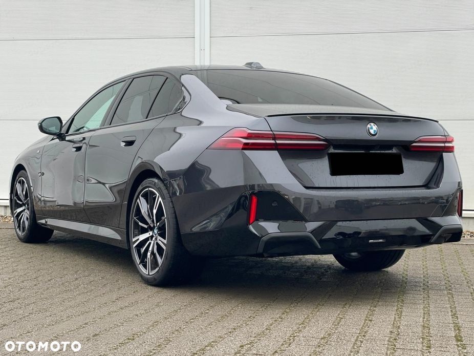 BMW Seria 5 520d xDrive mHEV M Sport - 4
