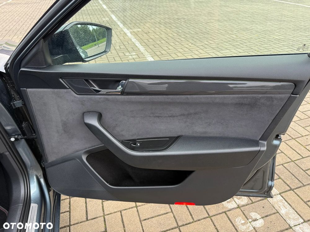 Skoda Superb 2.0 TDI DSG Sportline - 19
