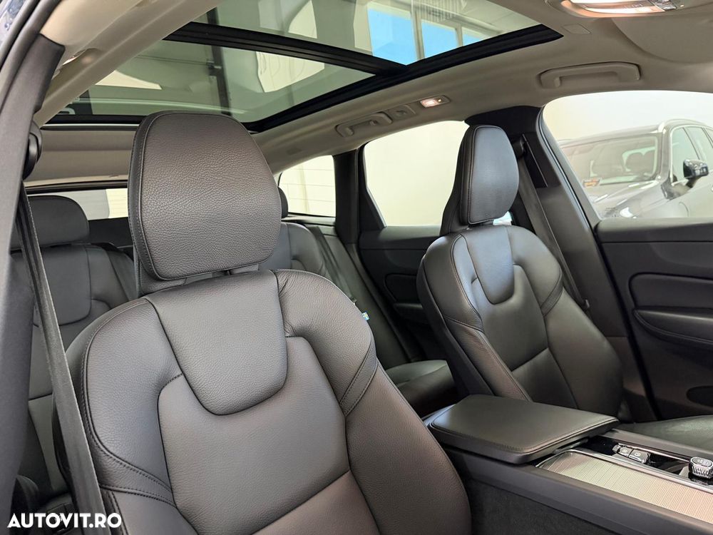 Volvo XC 60 T6 AWD Recharge Geartronic Inscription - 20