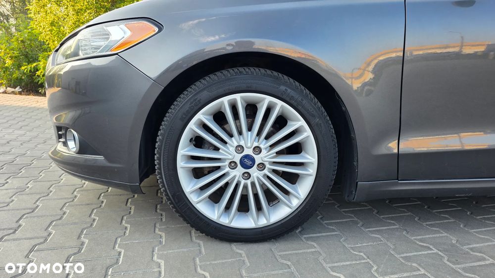 Ford Fusion 2.0 EcoBoost Titanium - 4