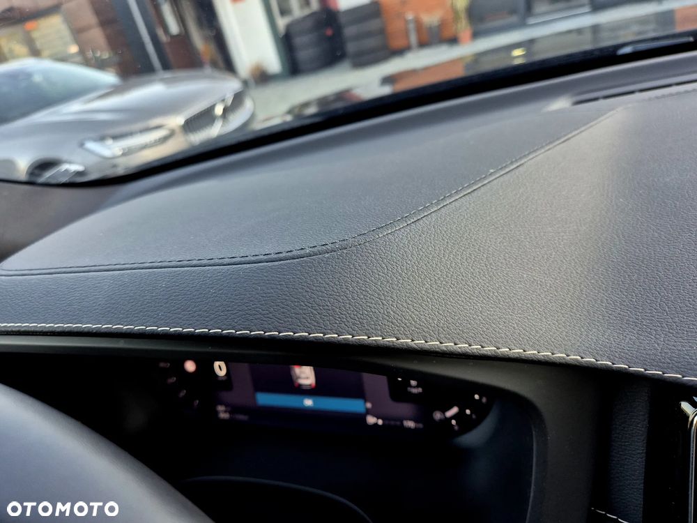 Volvo XC 60 B4 D Ultimate Dark - 10