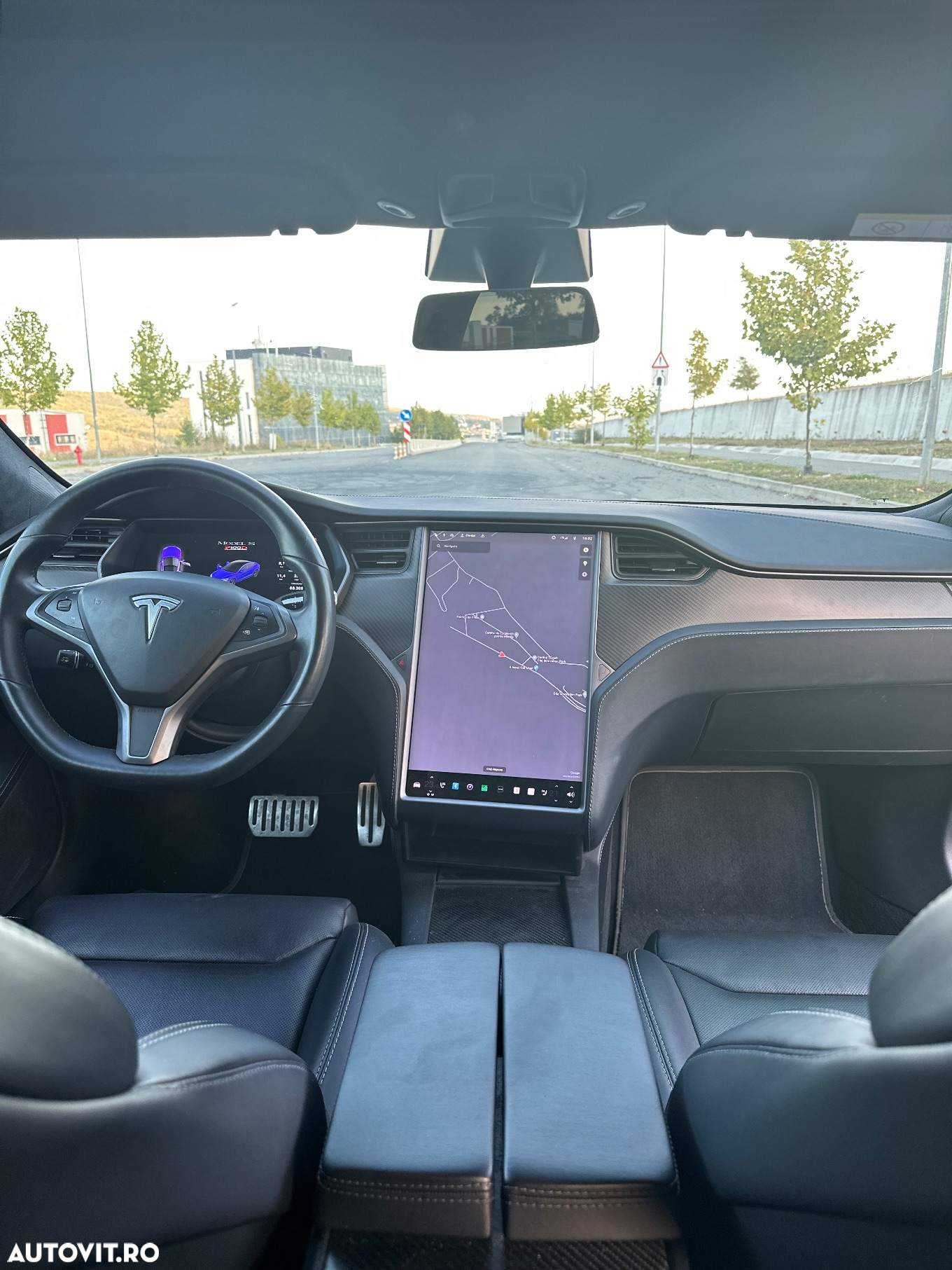 Tesla Model S - 10