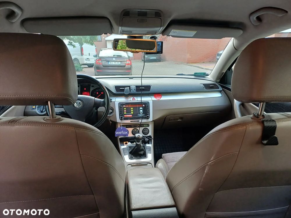 Volkswagen Passat 2.0 TDI DPF Highline - 16