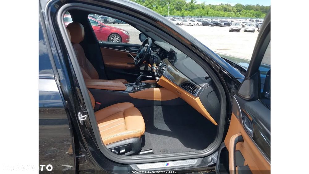 BMW Seria 5 530i xDrive M Sport Edition - 9