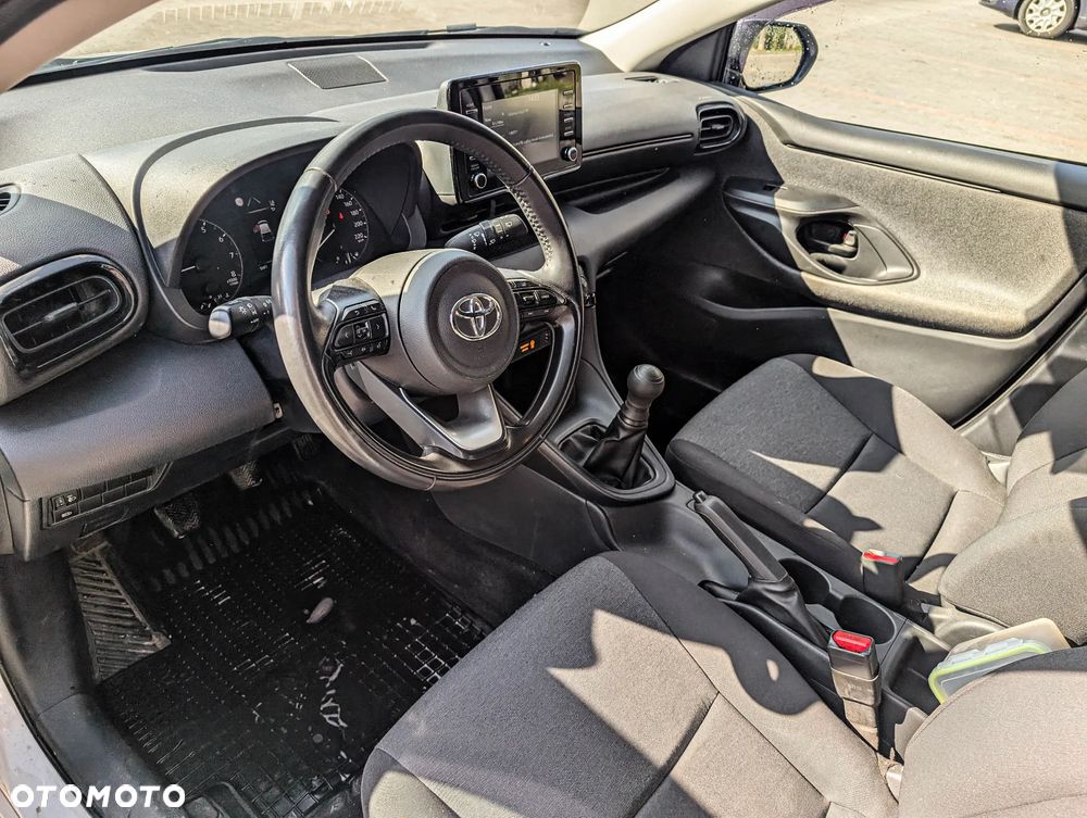 Toyota Yaris VAN - 7