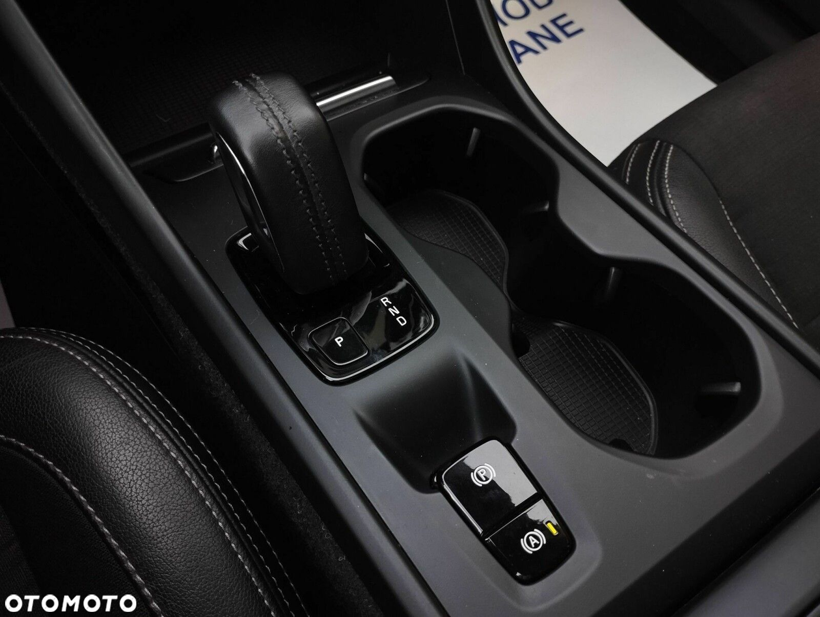 Volvo XC 40 T3 Momentum Pro - 27