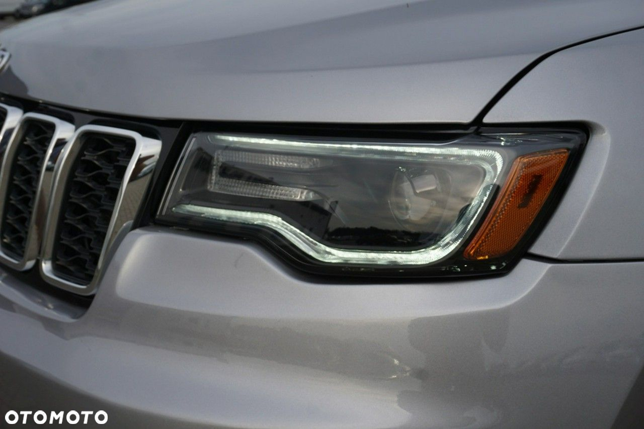 Jeep Grand Cherokee - 29