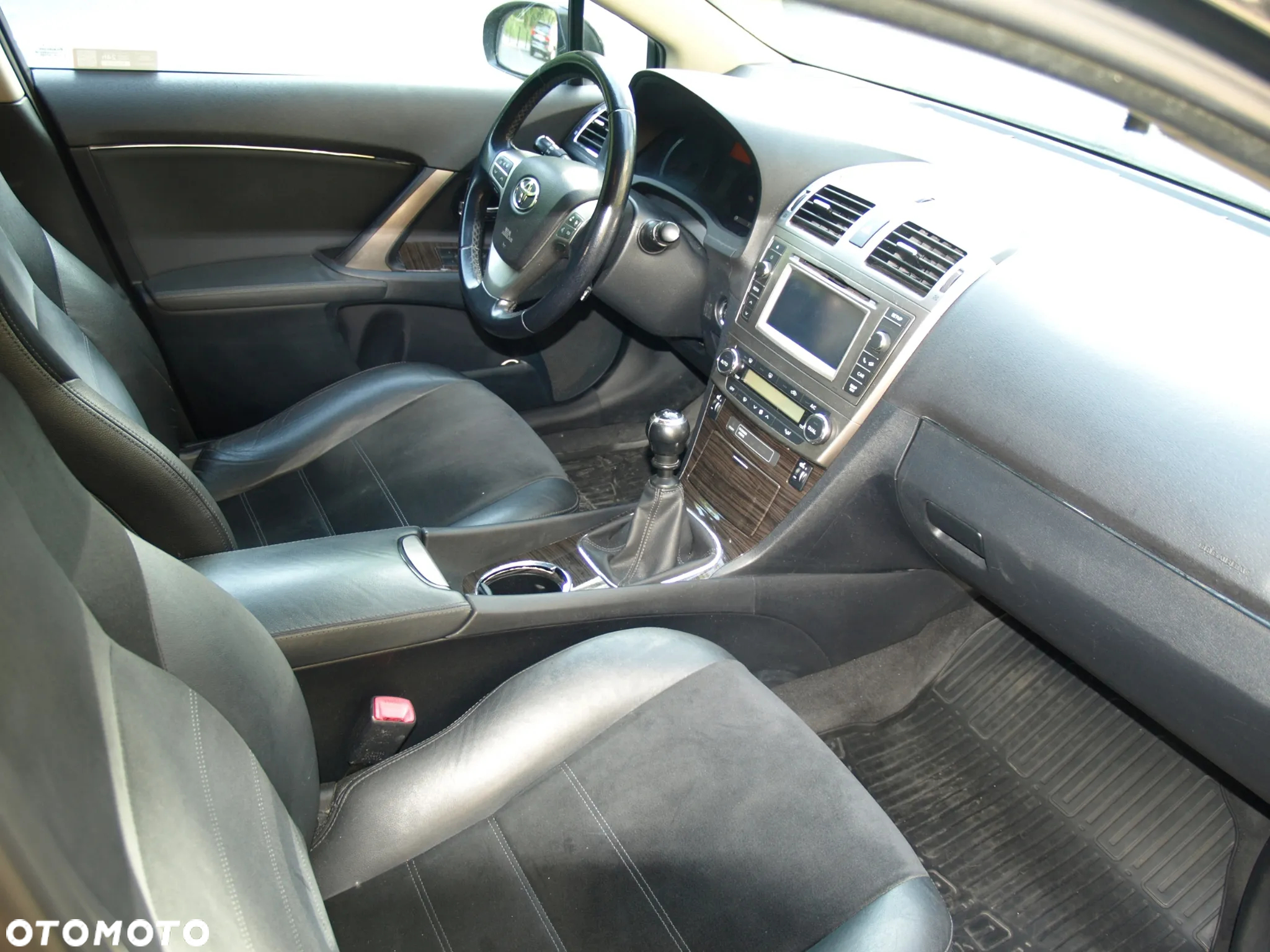 Toyota Avensis 2.2 D-4D Sol Plus - 17