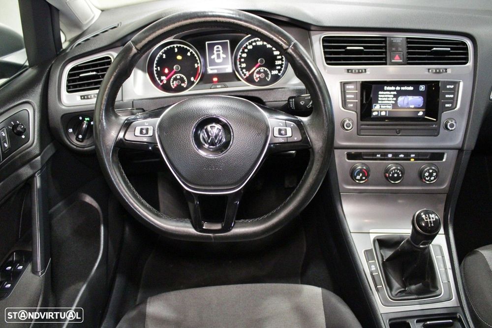 VW Golf 1.6 TDi Confortline - 4