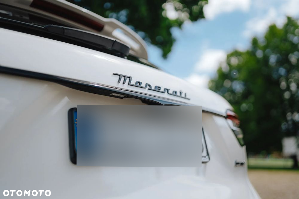 Maserati Levante - 12