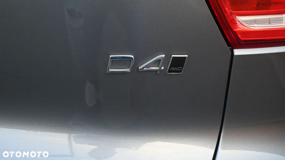 Volvo XC 40 D4 AWD Momentum (Intro Edition) - 9