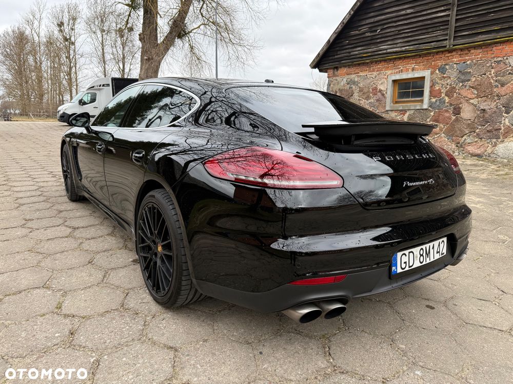 Porsche Panamera 4S - 8