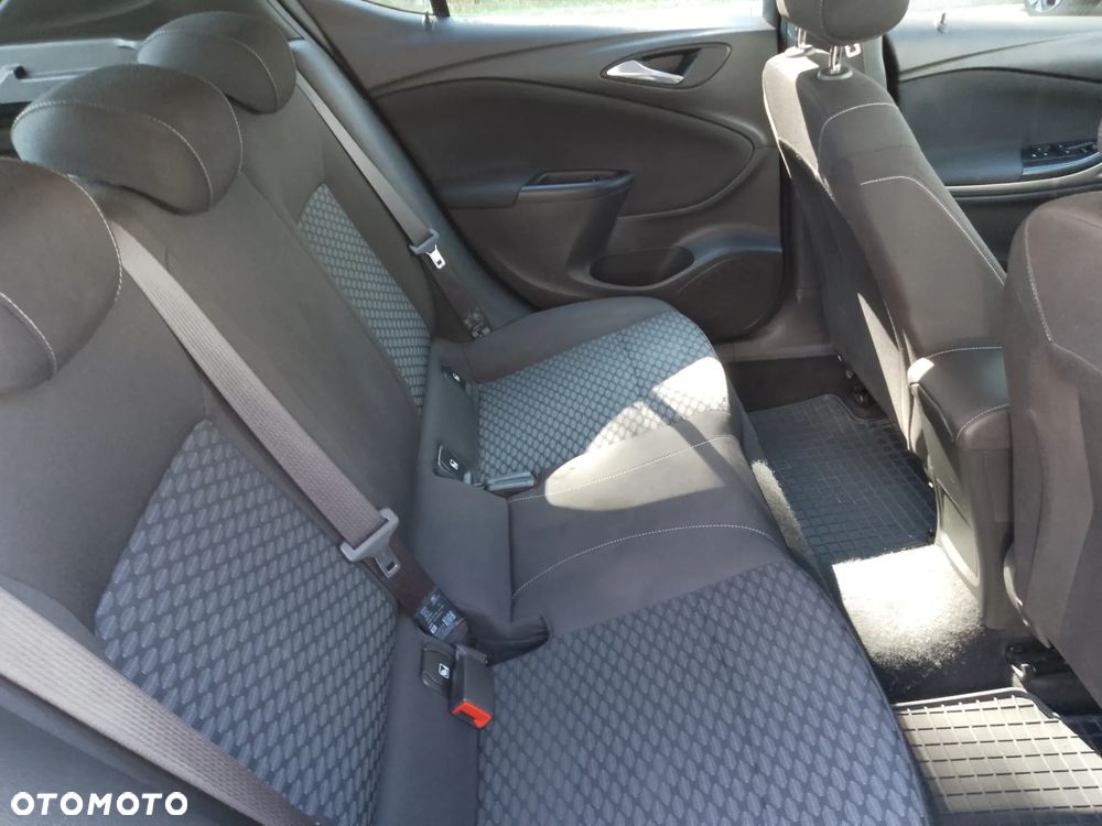 Opel Astra 1.2 T Edition S&S - 19
