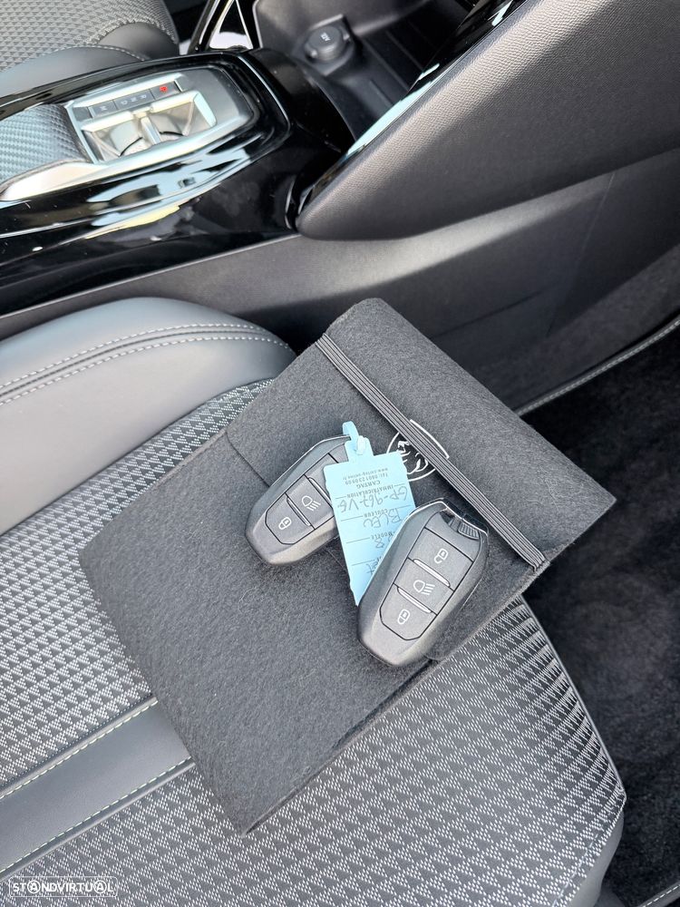 Peugeot 2008 1.2 PureTech GT Line EAT8 - 14