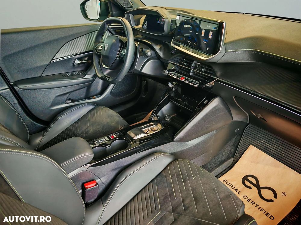 Peugeot 2008 1.2L e-DCS6 MHEV GT - 10