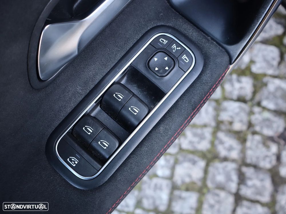 Mercedes-Benz A 250 e AMG Line - 38