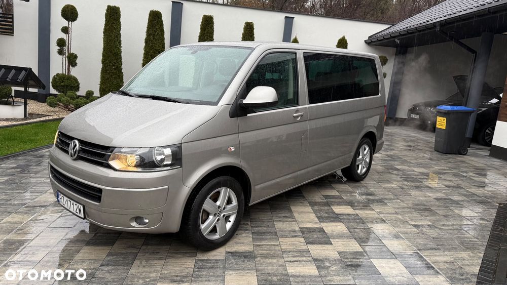 Volkswagen Multivan - 11