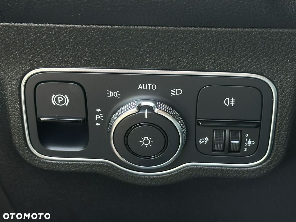 Mercedes-Benz GLB 200 d 4Matic 8G-DCT Progressive - 35