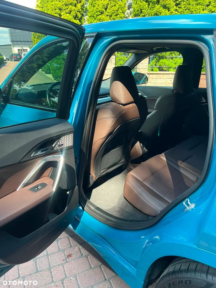 BMW iX1 xDrive30 M Sportpaket - 17