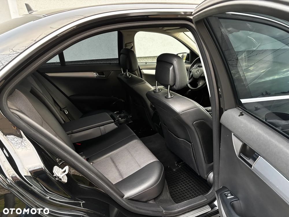 Mercedes-Benz Klasa C 180 Kompressor Avantgarde - 14