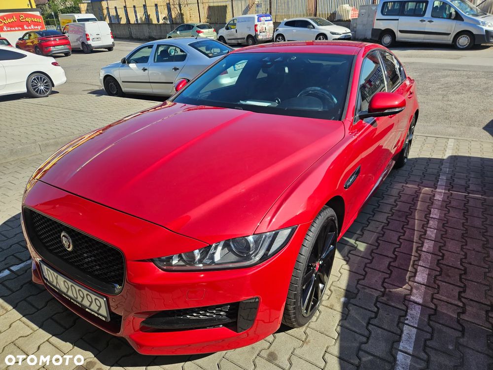 Jaguar XE 2.0 D AWD R-Sport - 13
