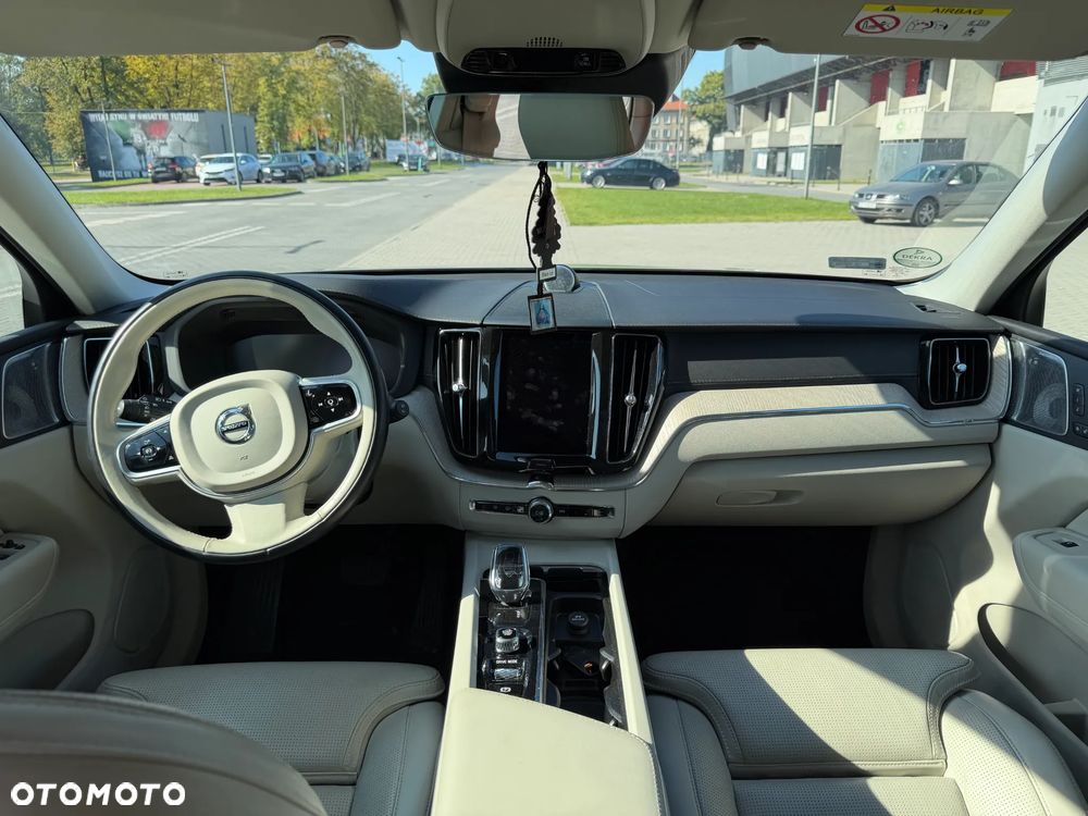 Volvo XC 60 B5 D AWD Inscription - 18