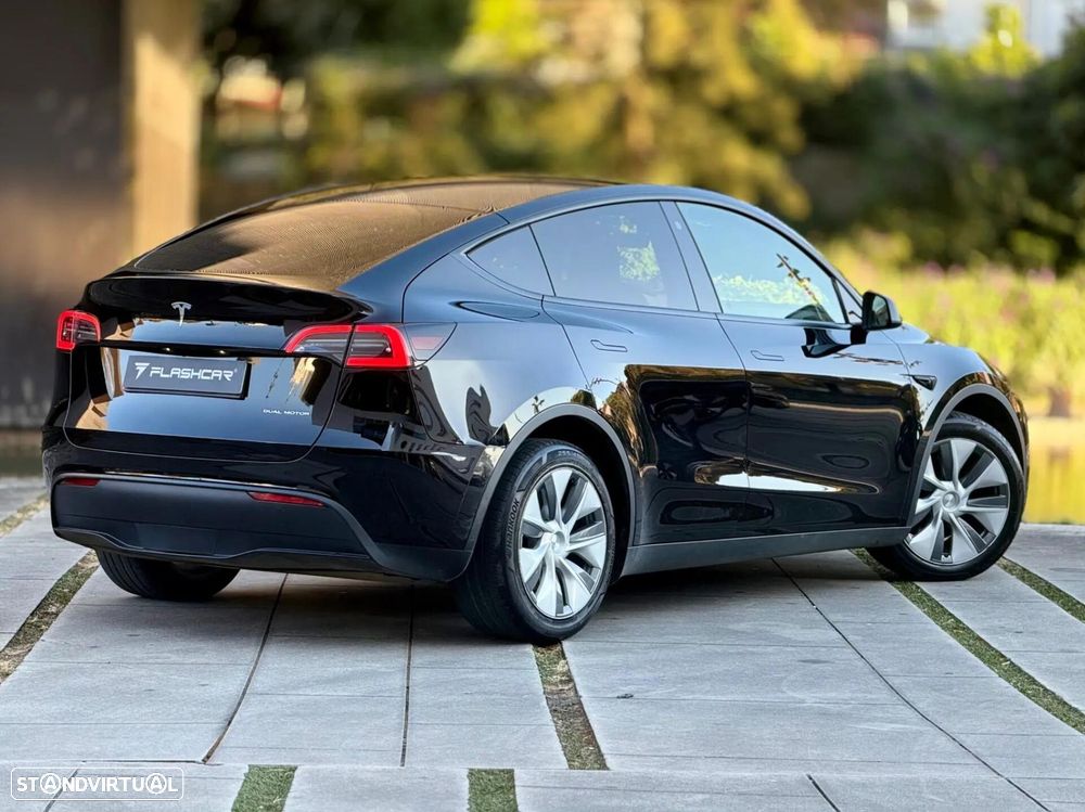Tesla Model Y Long Range Dual Motor AWD - 17