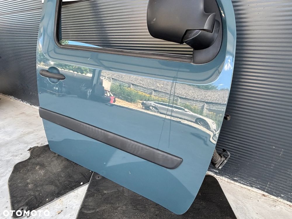 drzwi przednie  prawe  kangoo OKNF - 4