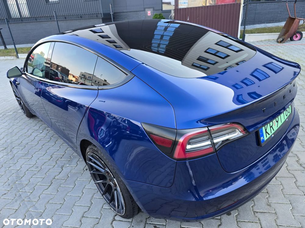 Tesla Model 3 - 4