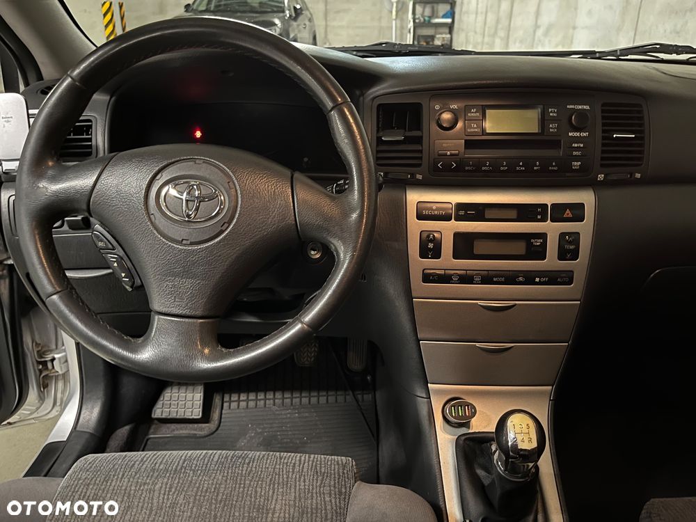 Toyota Corolla 1.6 VVT-i Sol (air6) - 16