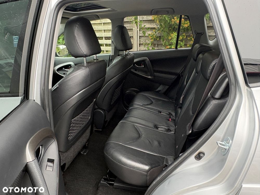 Toyota RAV4 2.2 D-4D Sol 180 - 14