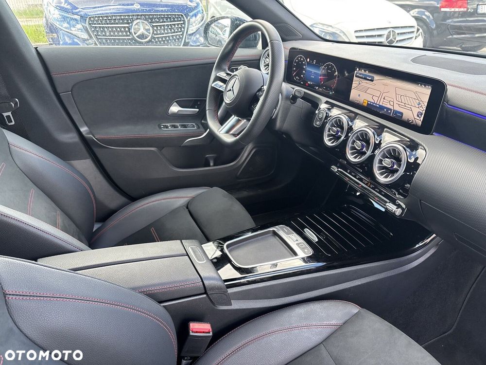 Mercedes-Benz CLA - 16