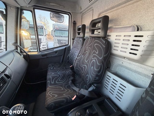 Iveco EUROCARGO 120E25 KONTENER + WINDA - 14
