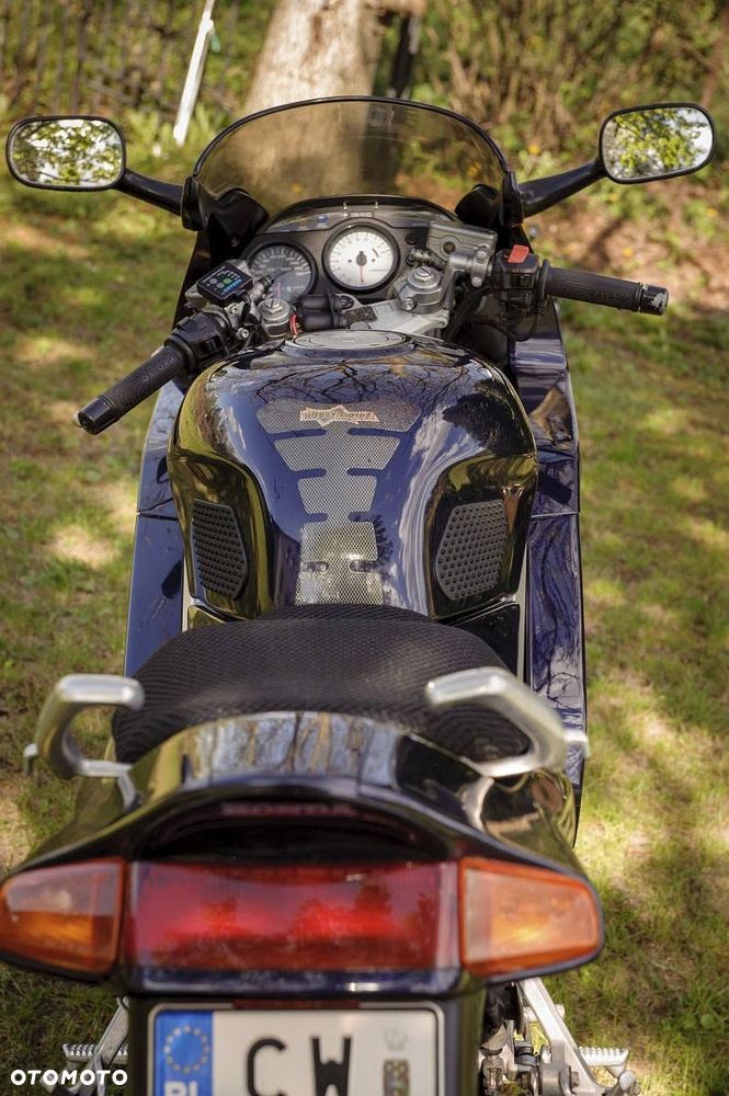 Honda VFR - 4