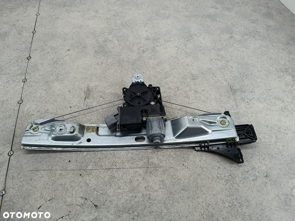 PODNOŚNIK SZYBY PRAWY TYŁ OPEL INSIGNIA A 20952451  964840-107  BROSE  GM - 1