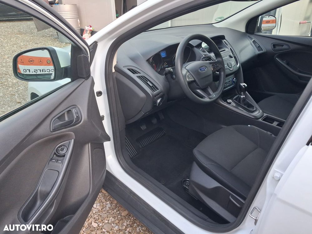 Ford Focus 1.5 TDCi DPF Start-Stopp-System Ambiente - 7