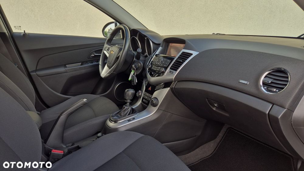 Chevrolet Cruze 1.6 LT+ - 17